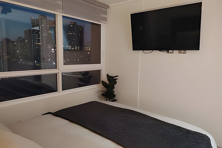 Prime | Depto. a pasos del metro- AC + wifi + Gym