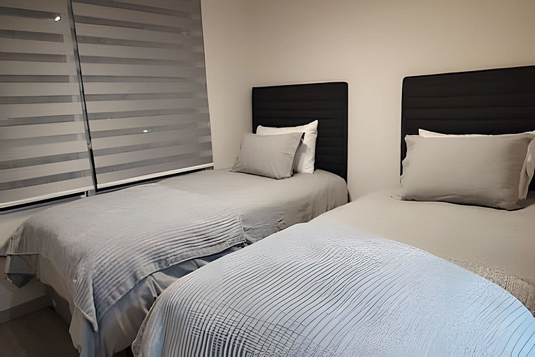Prime | Depto. a pasos del metro- AC + wifi + Gym