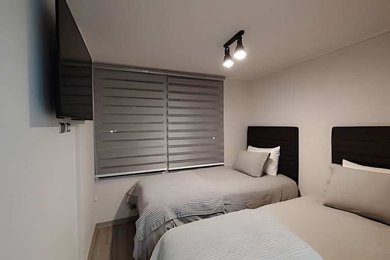 Prime | Depto. a pasos del metro- AC + wifi + Gym